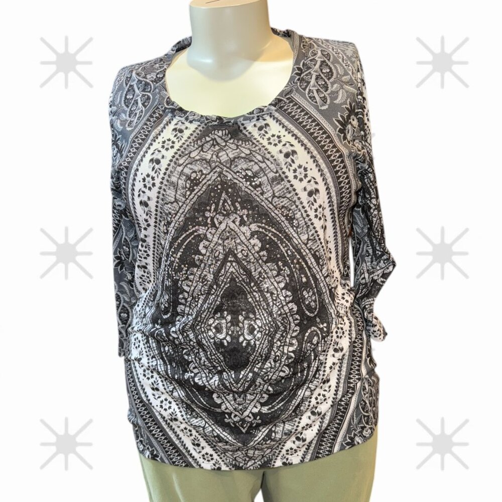 Kiara Size XXL Black & White Floral Medallion Sparkle Scoop Neck 3/4 Sleeve Top